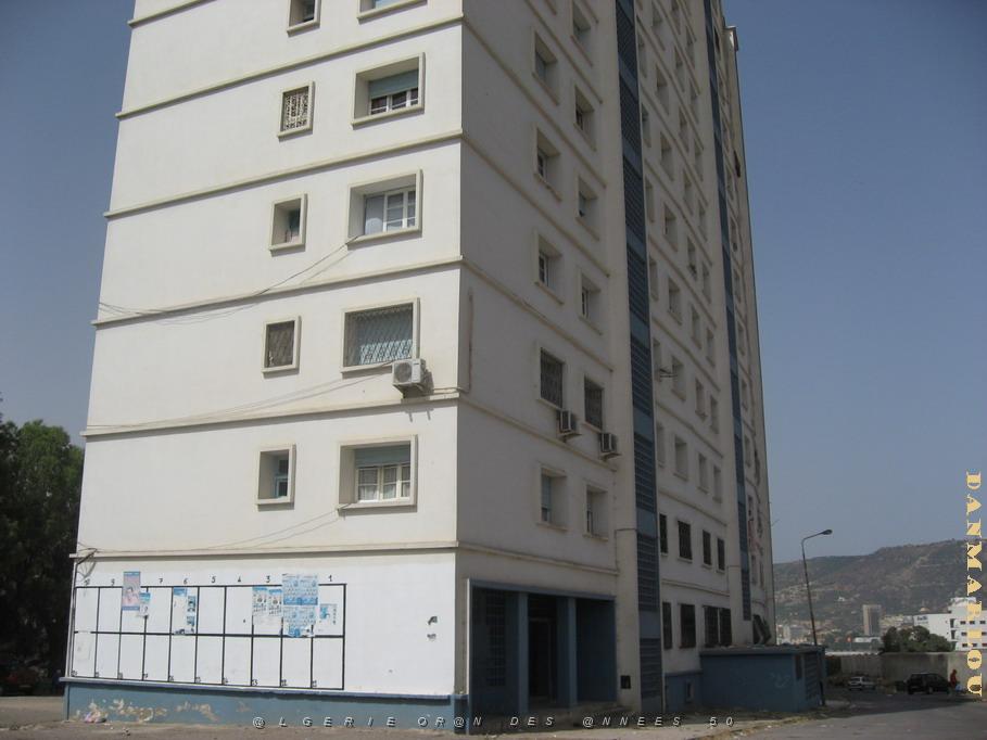 2358 cite la fontaine.jpg